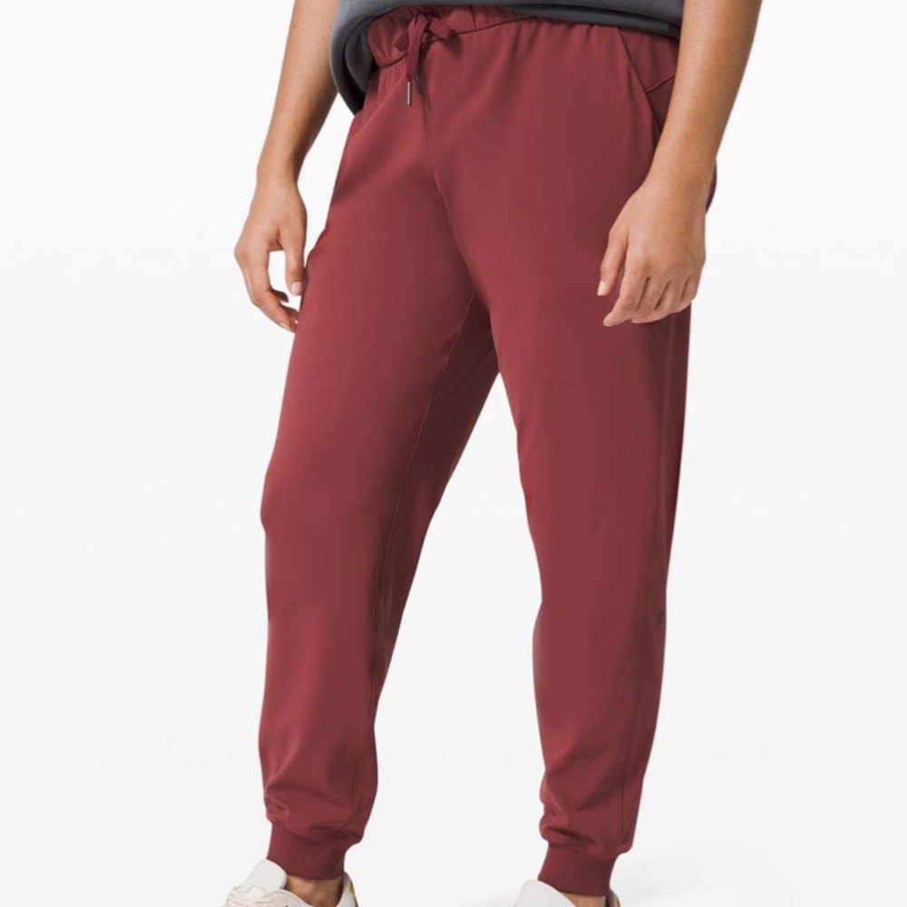 - NWT Lululemon On the Fly Jogger 28” Luxtreme